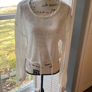 Chic White Knit Pullover